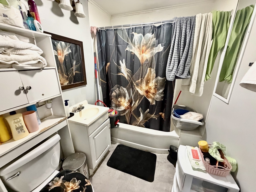27 Loring St, Springfield, MA Photo #12