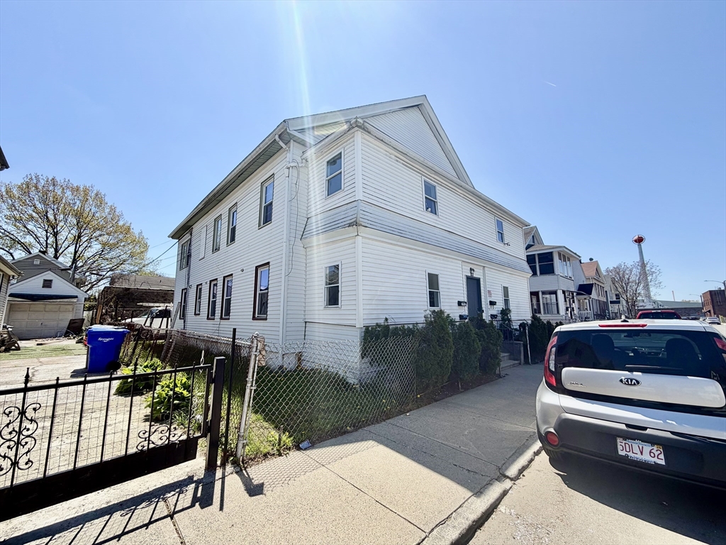 27 Loring St, Springfield, MA Photo #33