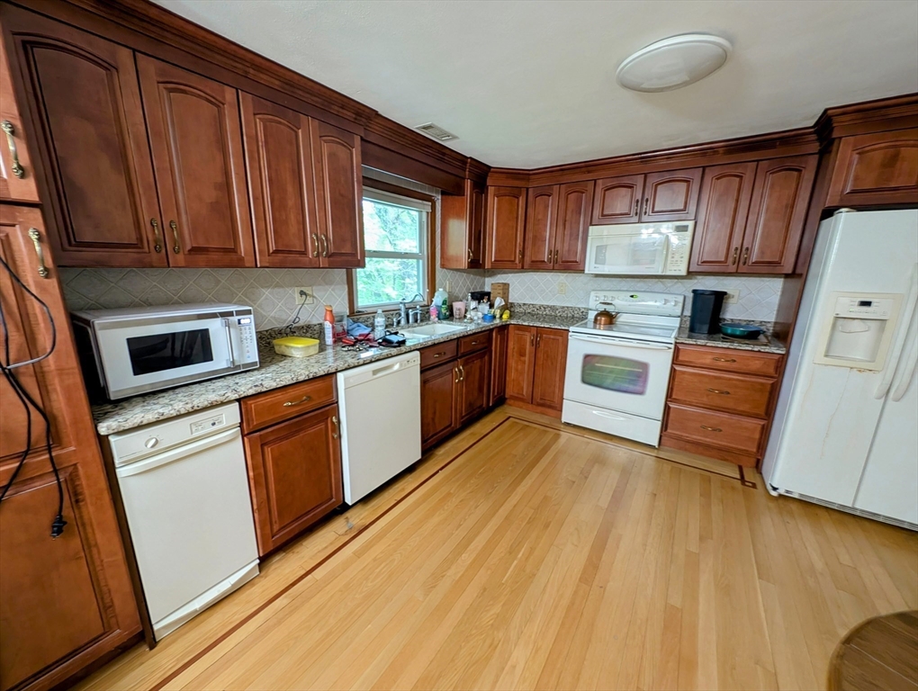 17 Laurel Dr