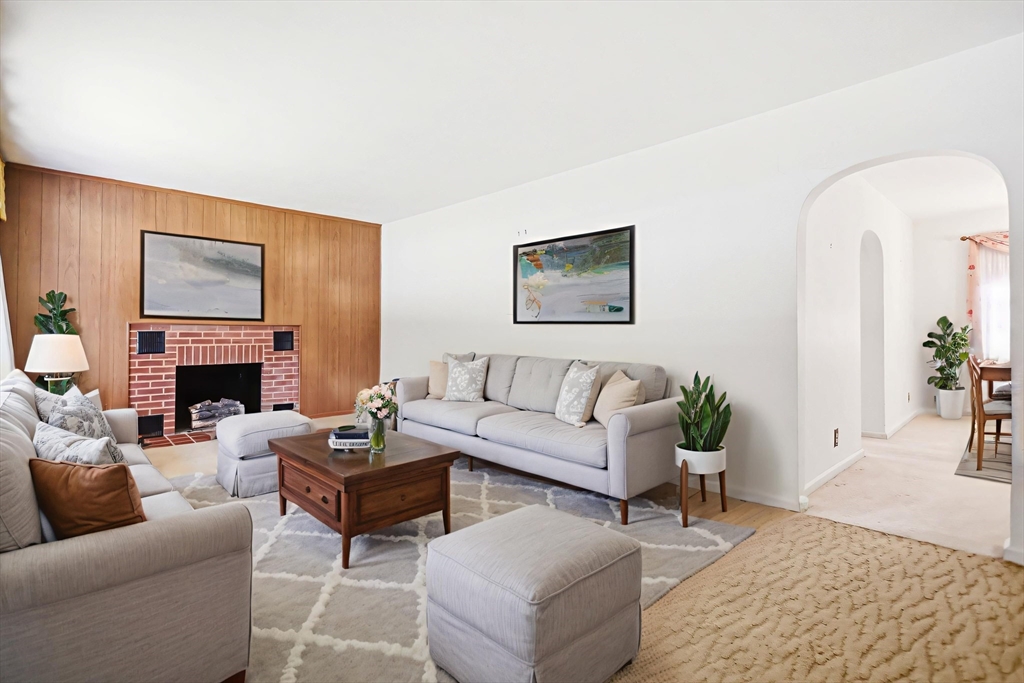 12 W Kenneth Street