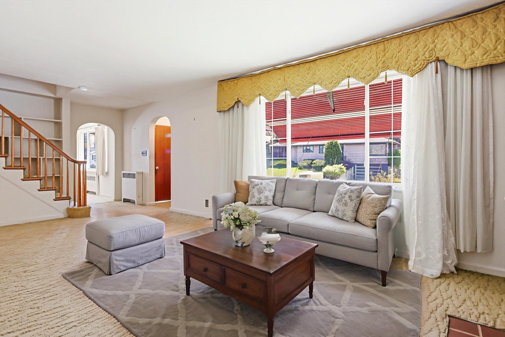12 W Kenneth Street