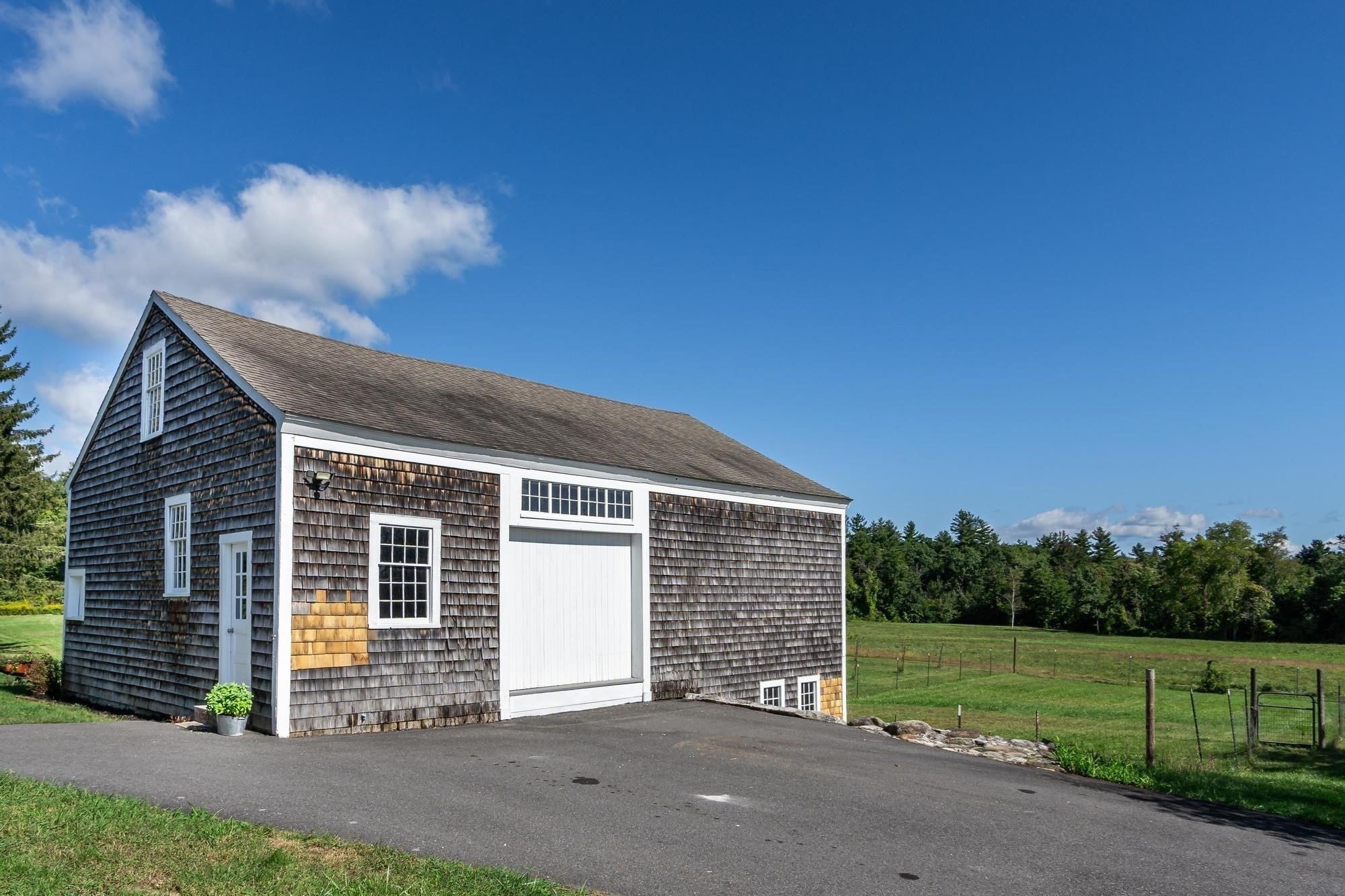 321 Princeton Rd