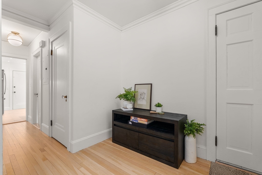 139 Bartlett Ave 1