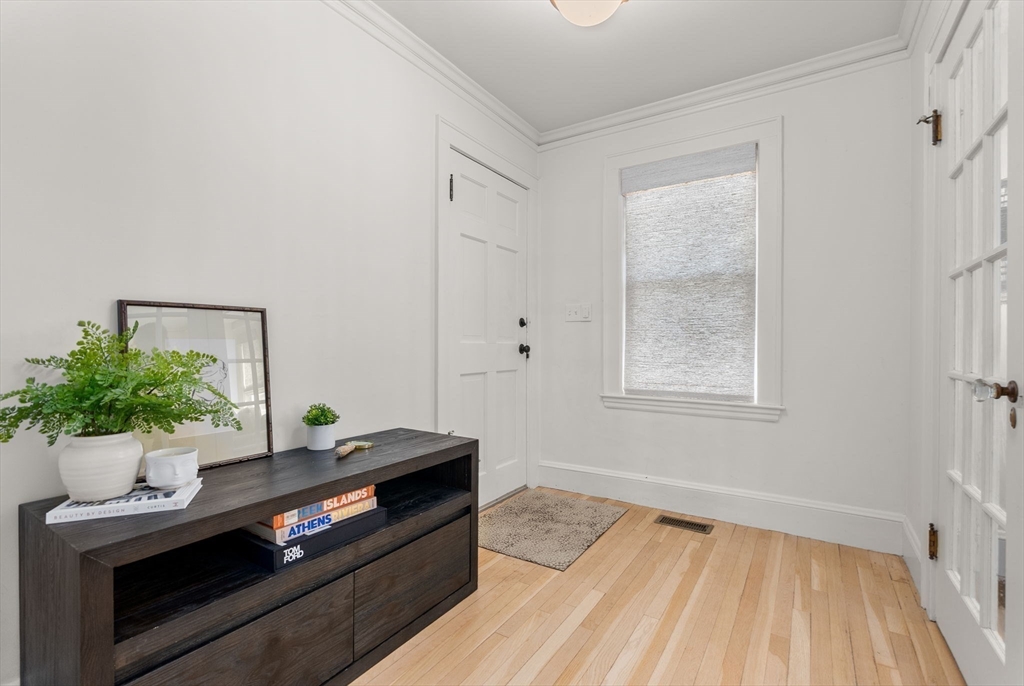 139 Bartlett Ave 1
