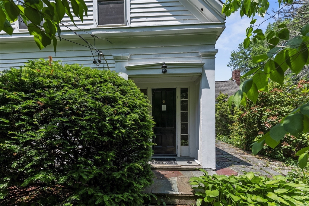 38 Booth Hill Rd