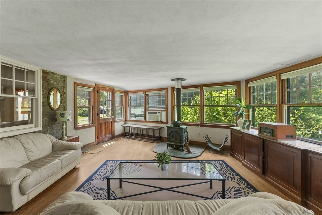 38 Booth Hill Rd