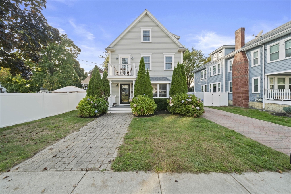158 W Elm Ave