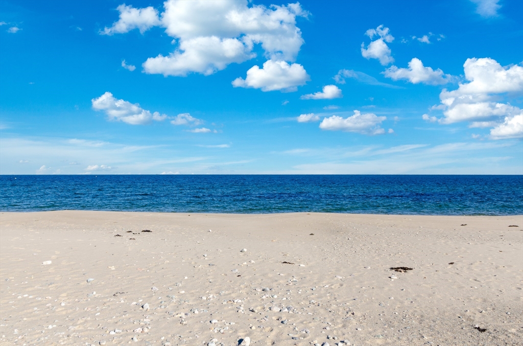 Plymouth, Massachusetts 02360, United States, 3 Bedrooms Bedrooms, ,2 BathroomsBathrooms,Residential,Active,246396