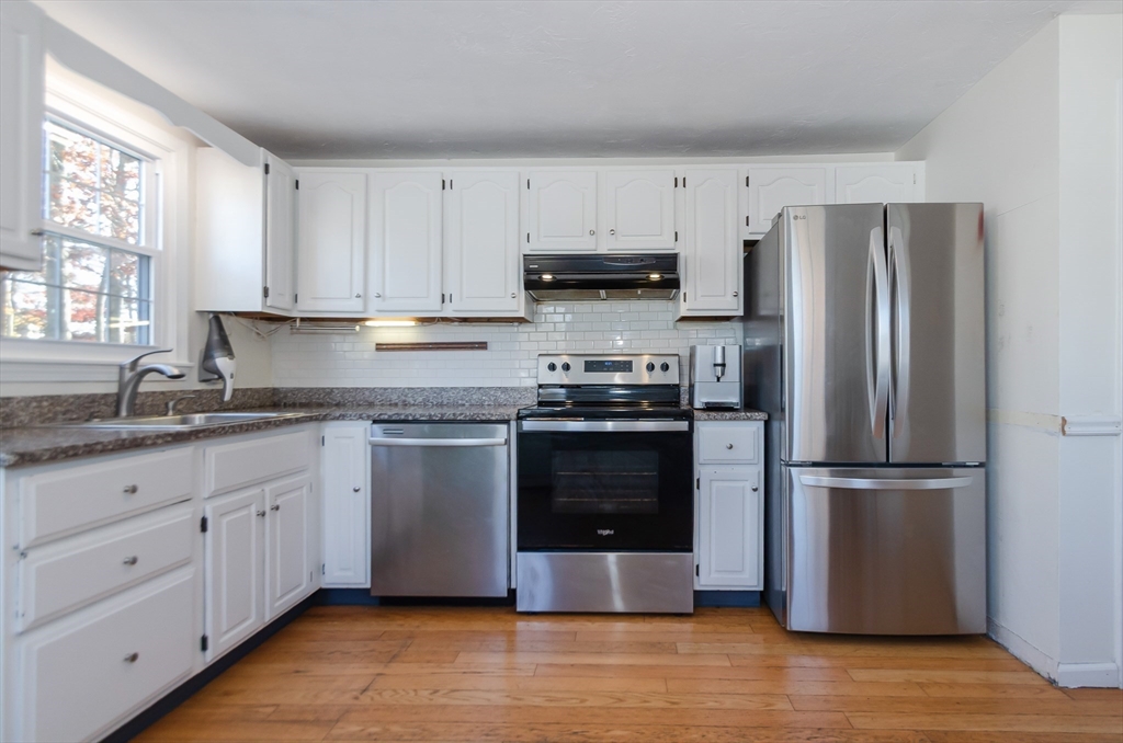 Plymouth, Massachusetts 02360, United States, 3 Bedrooms Bedrooms, ,2 BathroomsBathrooms,Residential,Active,246396