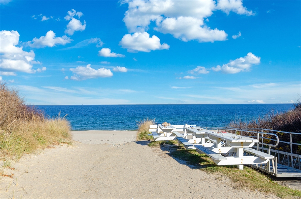 Plymouth, Massachusetts 02360, United States, 3 Bedrooms Bedrooms, ,2 BathroomsBathrooms,Residential,Active,246396