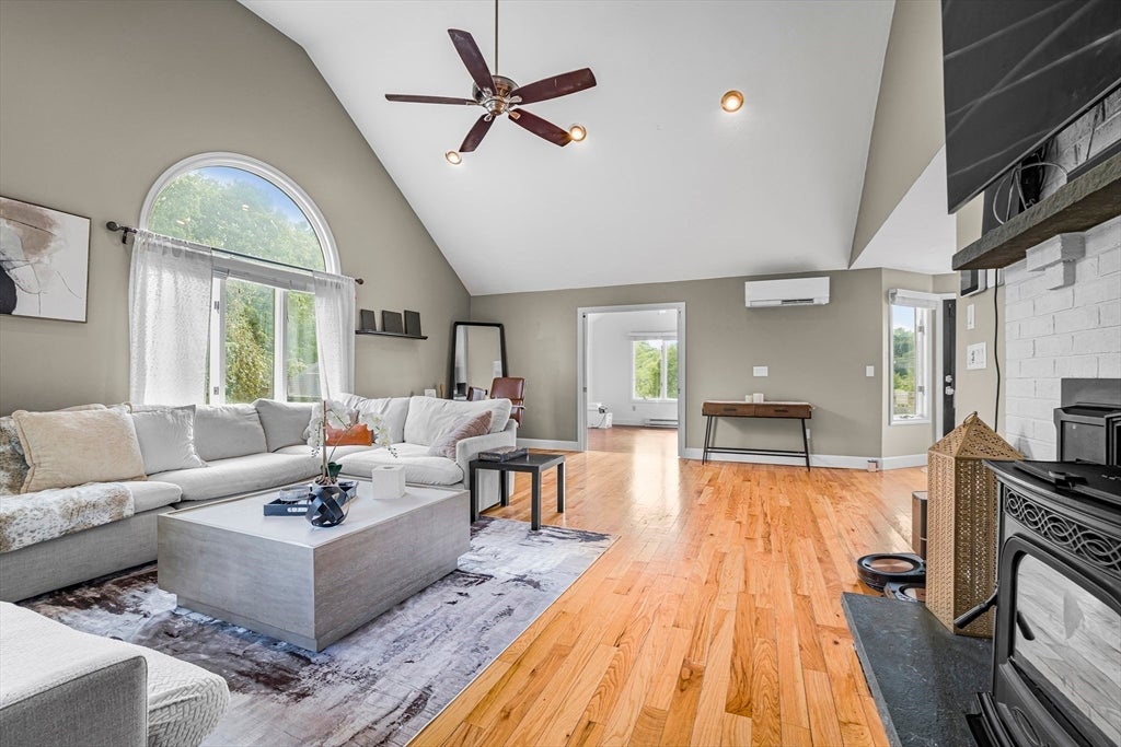 96 Fowler St, Upton, MA, 96 Fowler St, Upton, MA Photo #8