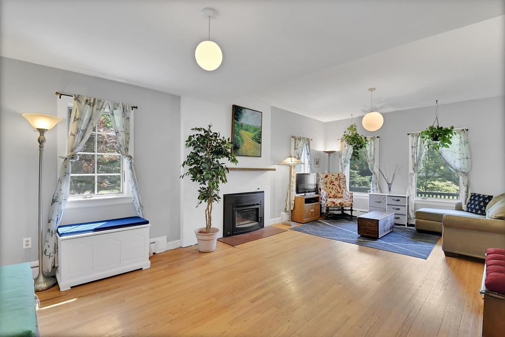25 Cushing Ln