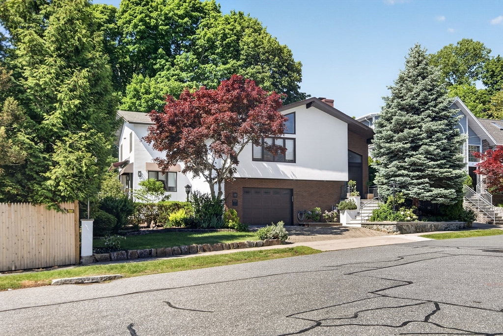18 Roosevelt Rd
