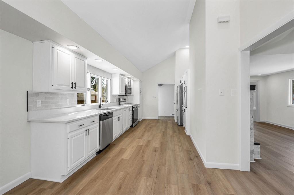 10 Gassett Rd