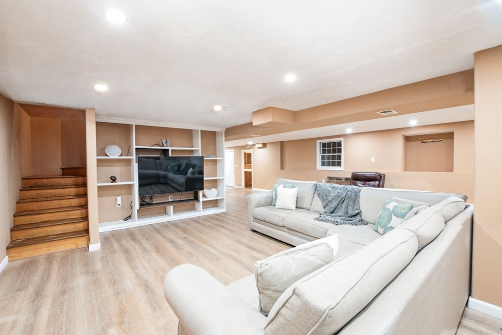 219 Leonard St, Acushnet, MA Photo #23