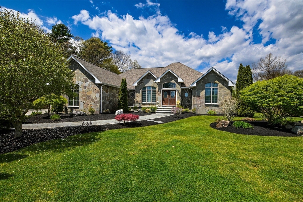 219 Leonard St, Acushnet, MA Photo #1