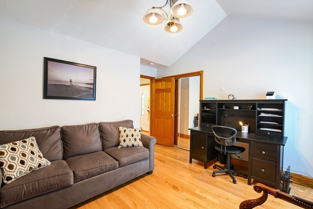 219 Leonard St, Acushnet, MA Photo #21