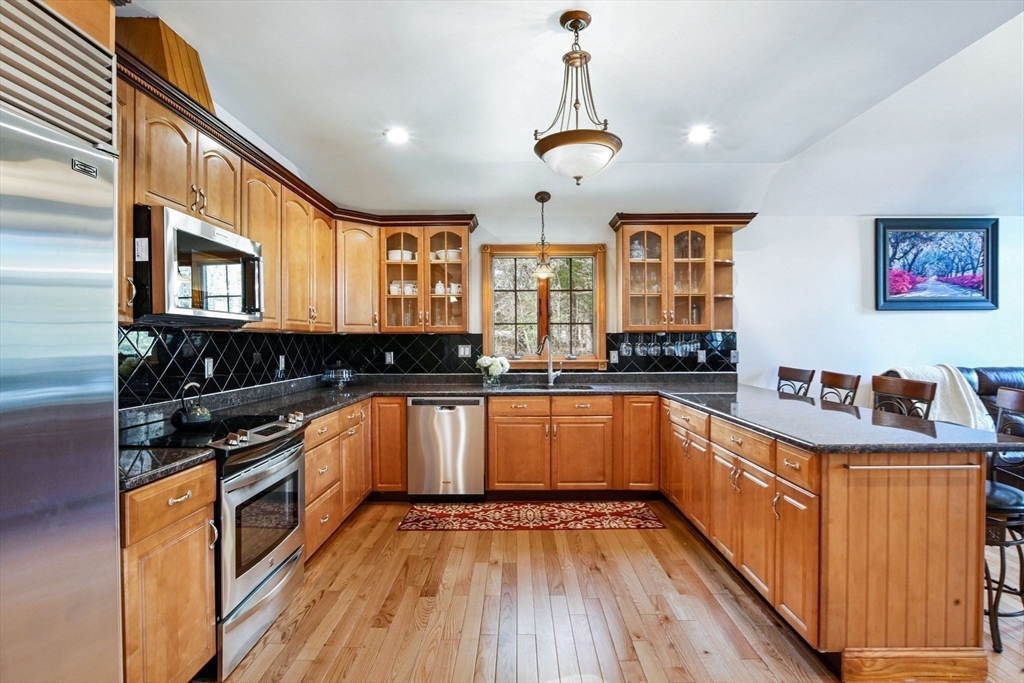 219 Leonard St, Acushnet, MA Photo #13