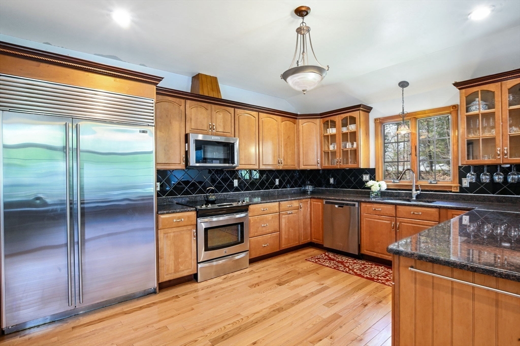 219 Leonard St, Acushnet, MA Photo #14