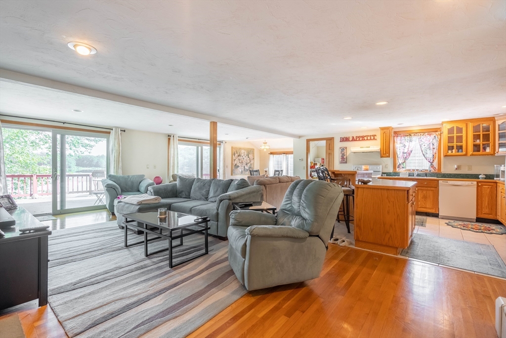 47 Lakeshore Drive