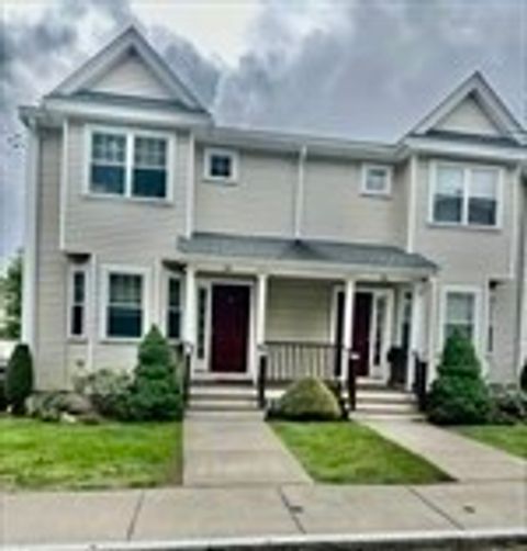 26 Bacon St 26 Watertown MA 02472