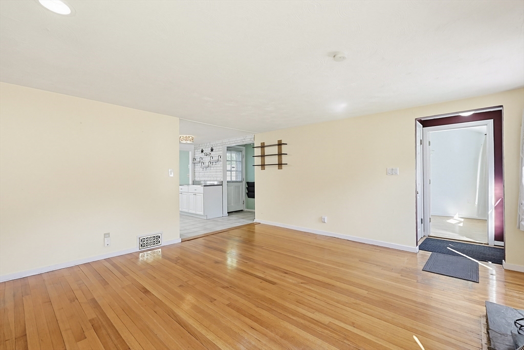118 Spruce Road