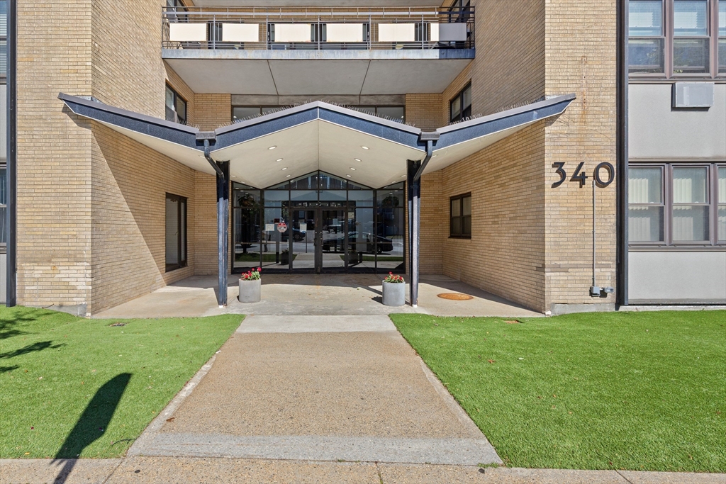 340 Main St 301