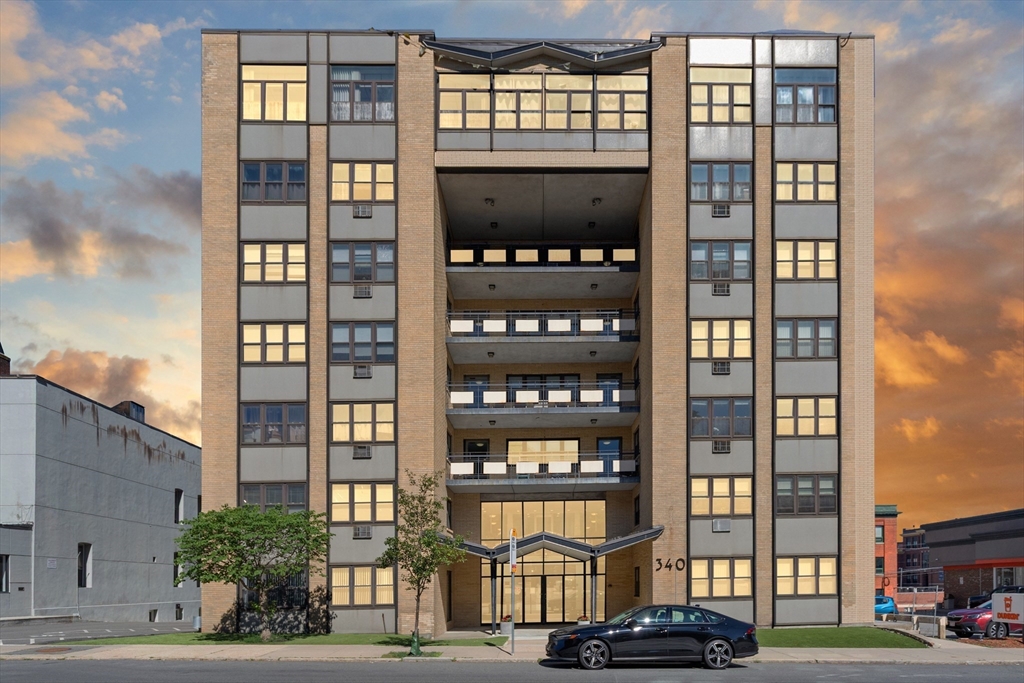 340 Main St 301