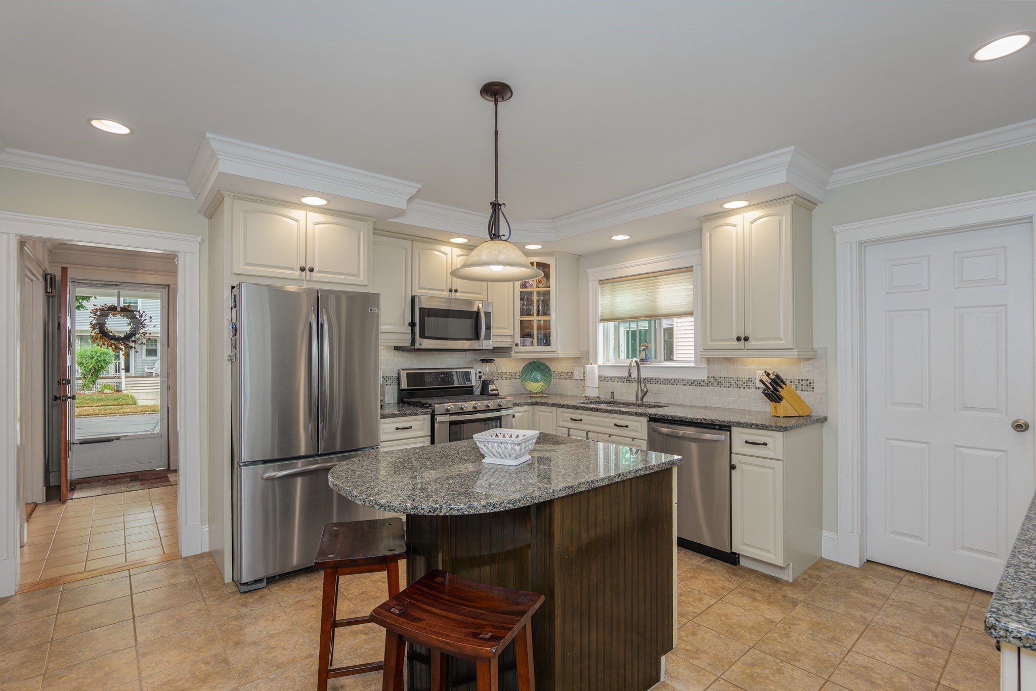 34 Fernwood Ave, Haverhill, MA, 34 Fernwood Ave, Haverhill, MA Photo #2