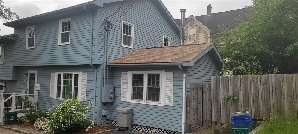 37 Ekman St