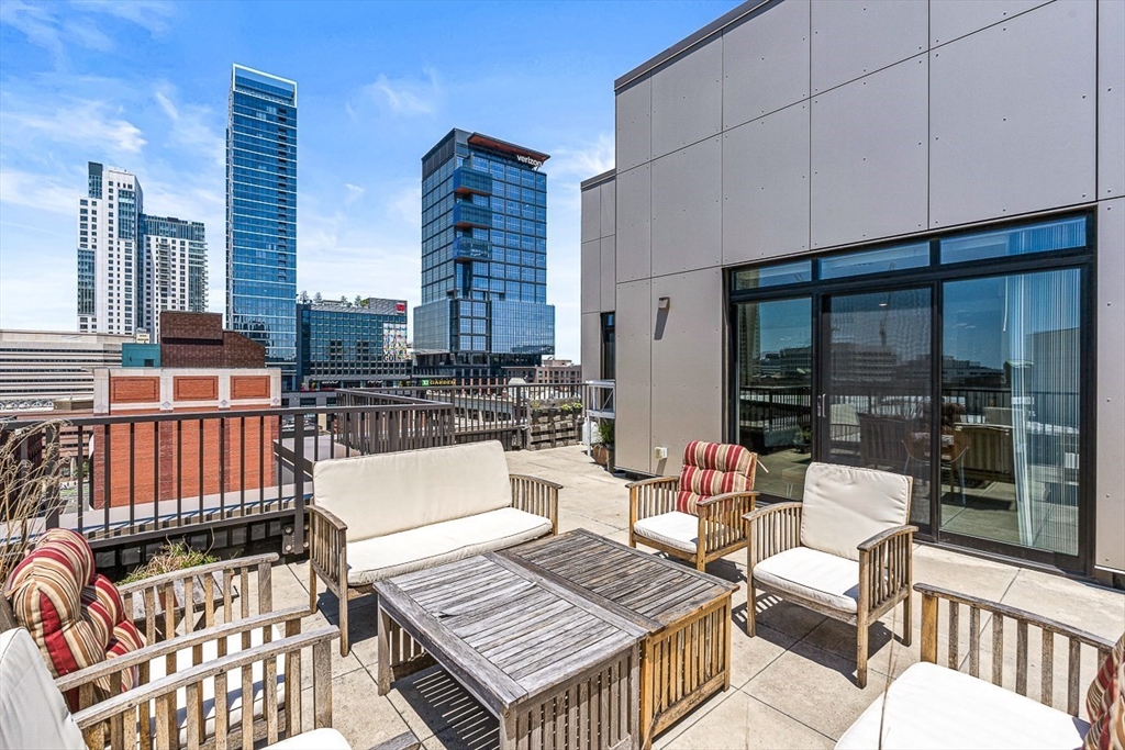 121 Portland St PH3