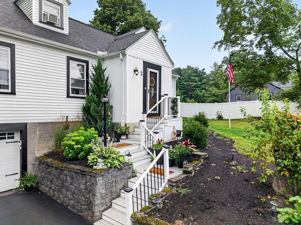 49 Richardson Rd, Fitchburg, MA Photo #3