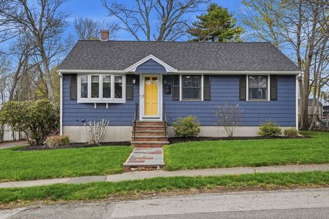 11 Roseen Ave Weymouth MA 02188