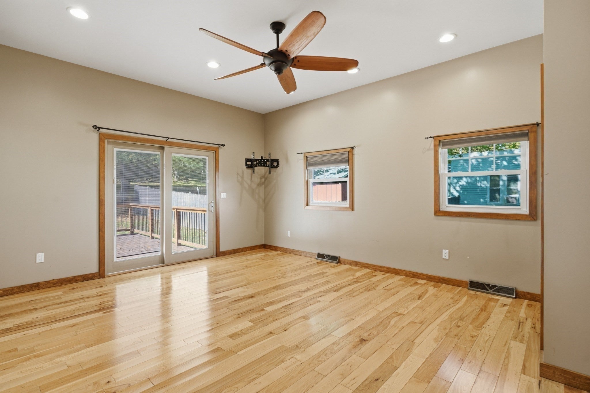 75 Gardner Ave, Attleboro, MA, 75 Gardner Ave, Attleboro, MA Photo #9