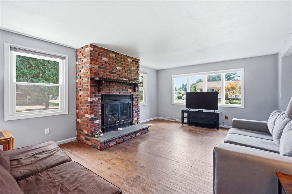 223 Garnet St, Springfield, MA, 223 Garnet St, Springfield, MA Photo #5