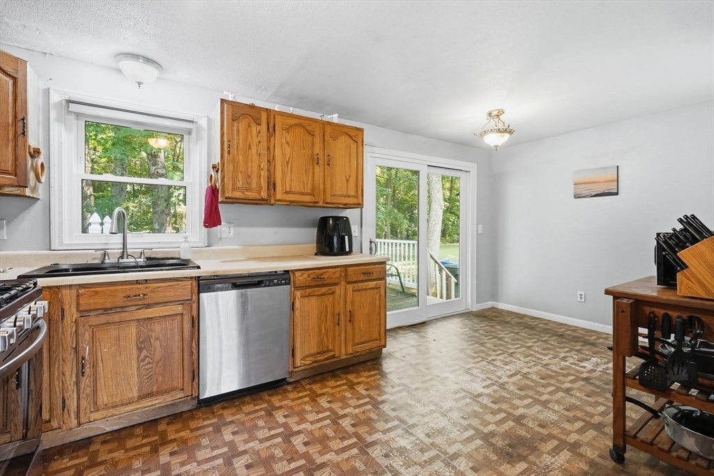 223 Garnet St, Springfield, MA, 223 Garnet St, Springfield, MA Photo #12