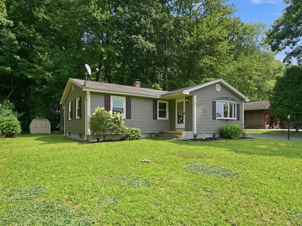 Photo of 223 Garnet St, Springfield, MA