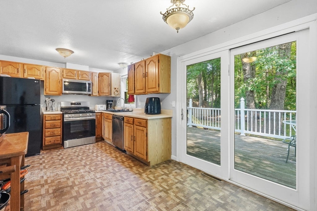 223 Garnet St, Springfield, MA, 223 Garnet St, Springfield, MA Photo #13