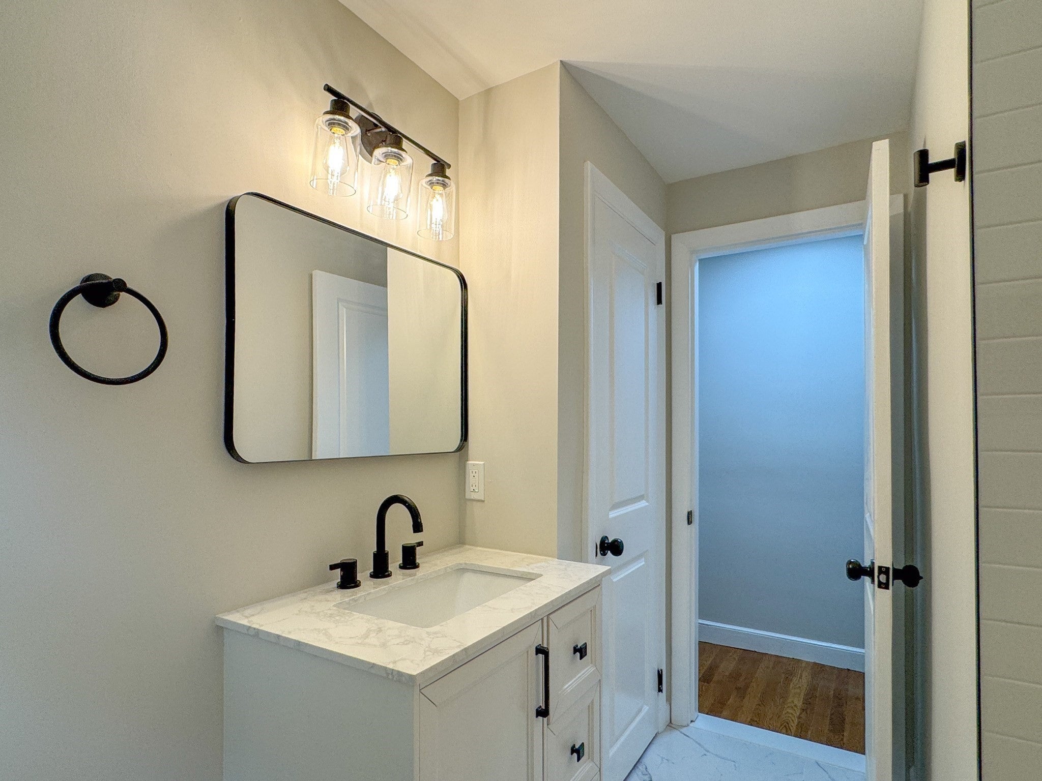 13 Center St, Medway, MA Photo #19