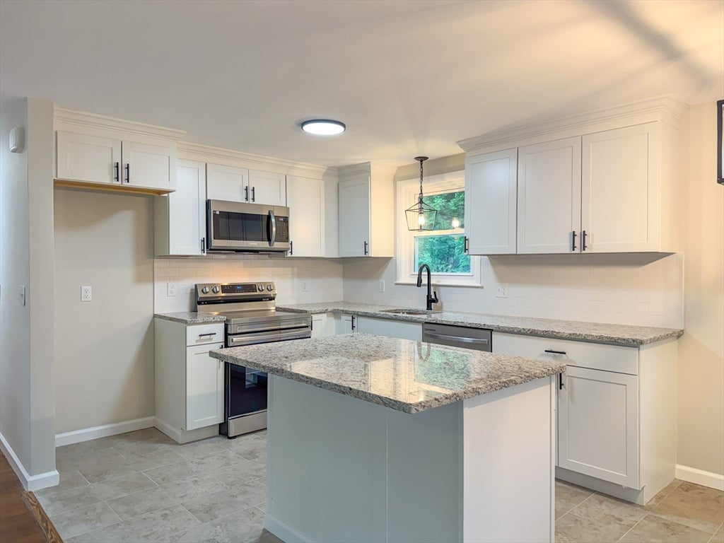 13 Center St, Medway, MA, 13 Center St, Medway, MA Photo #8