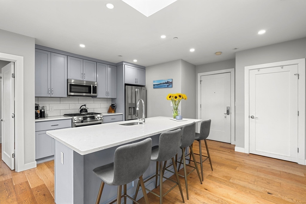 10 Everett St 402