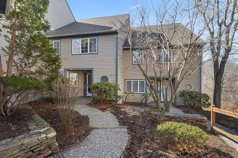 27 Lebeaux Dr 27 Shrewsbury MA 01545