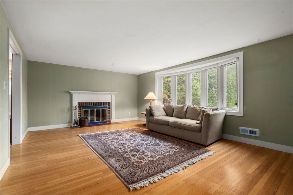 13 Henley Rd