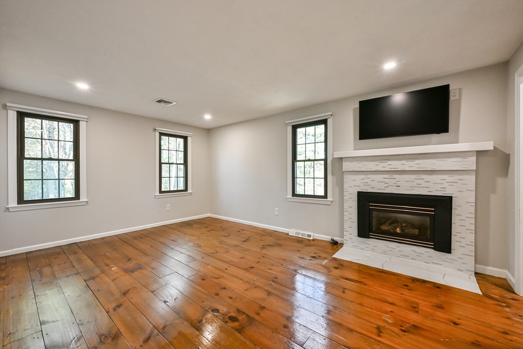 15 Edwards Rd, Foxboro, MA Photo #22