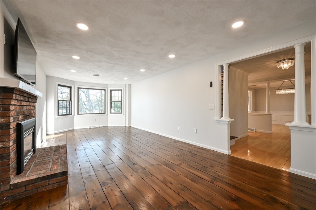 15 Edwards Rd, Foxboro, MA Photo #14
