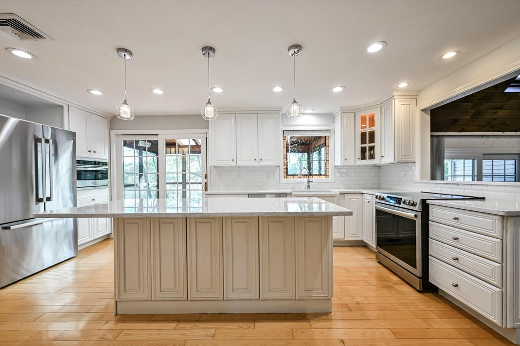 15 Edwards Rd, Foxboro, MA Photo #6