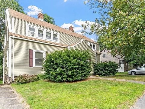 Photo of 29-31 Rockrimmon Rd #1R, Worcester, MA 01602 (MLS # 73552469)