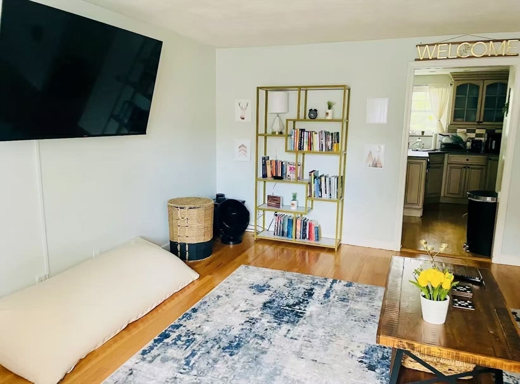 128 Emerson Gardens 128