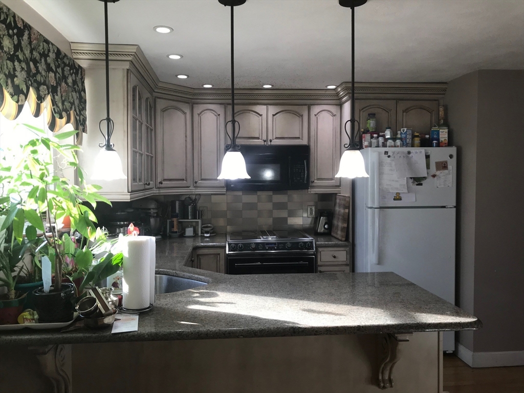 128 Emerson Gardens 128