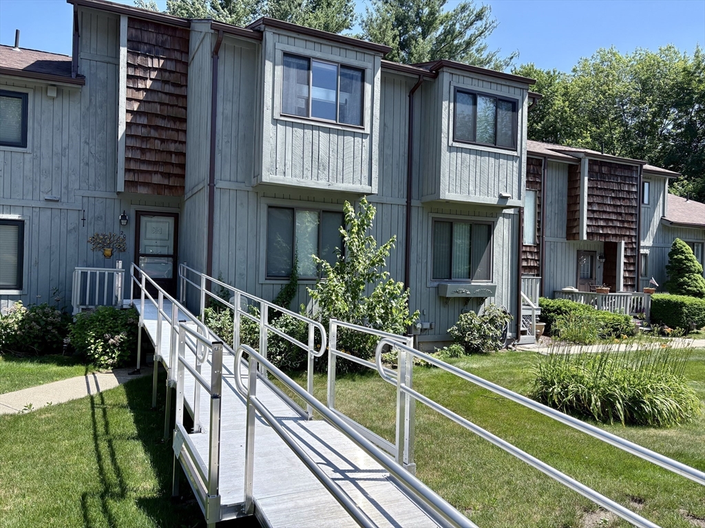 20 Meadowbrook Ln 20